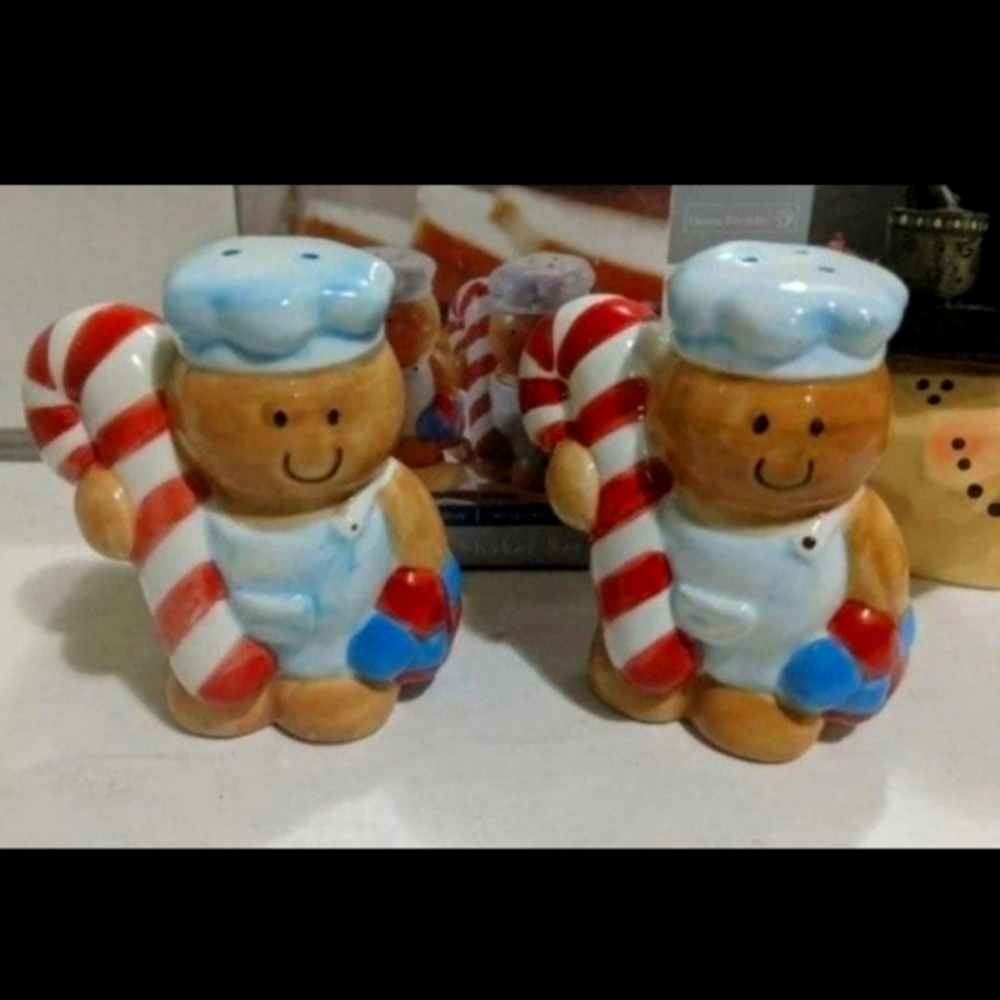 Gingerbread Salt & Pepper Shakers